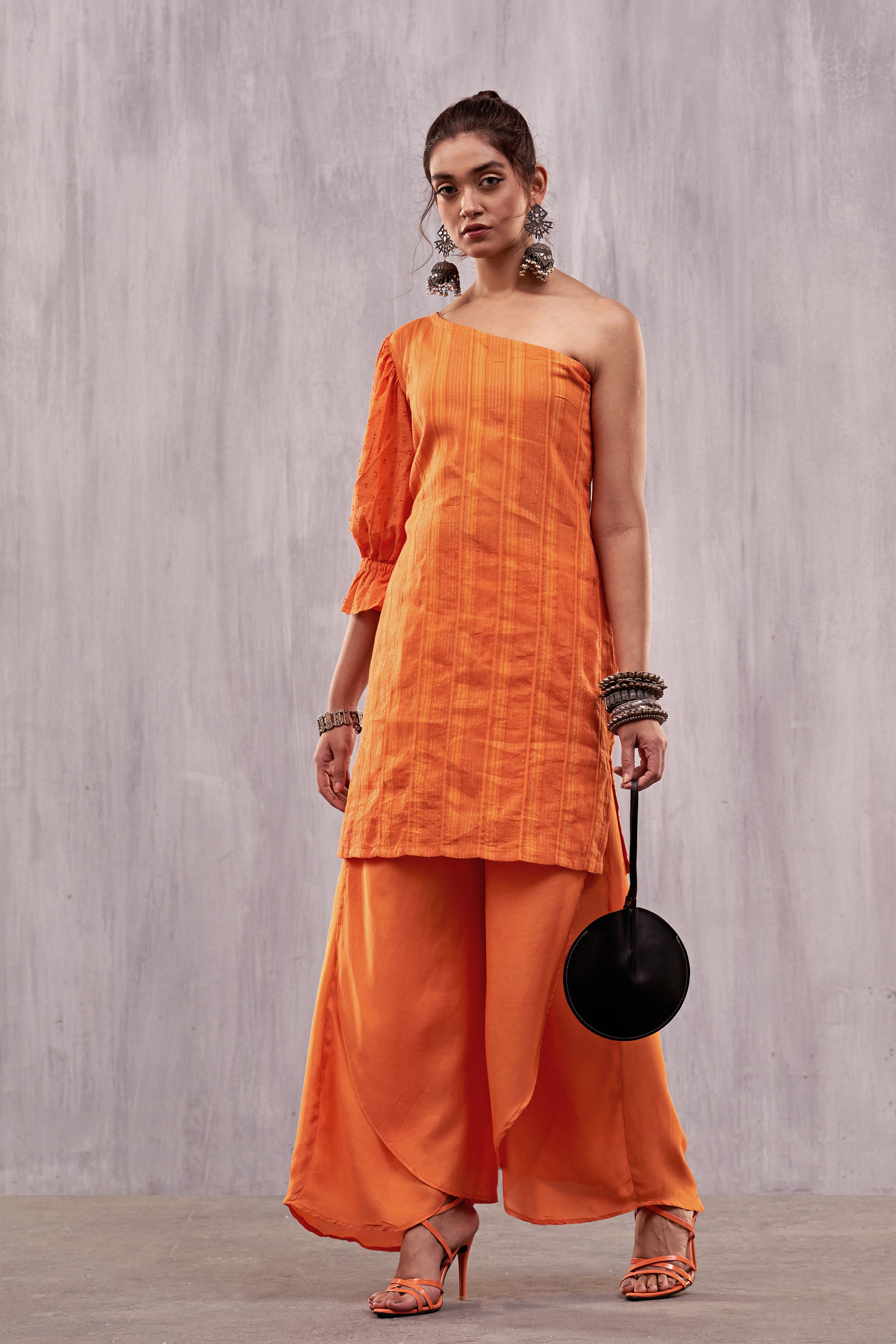 Ulfat Piñata Orange One Shoulder Kurta Set