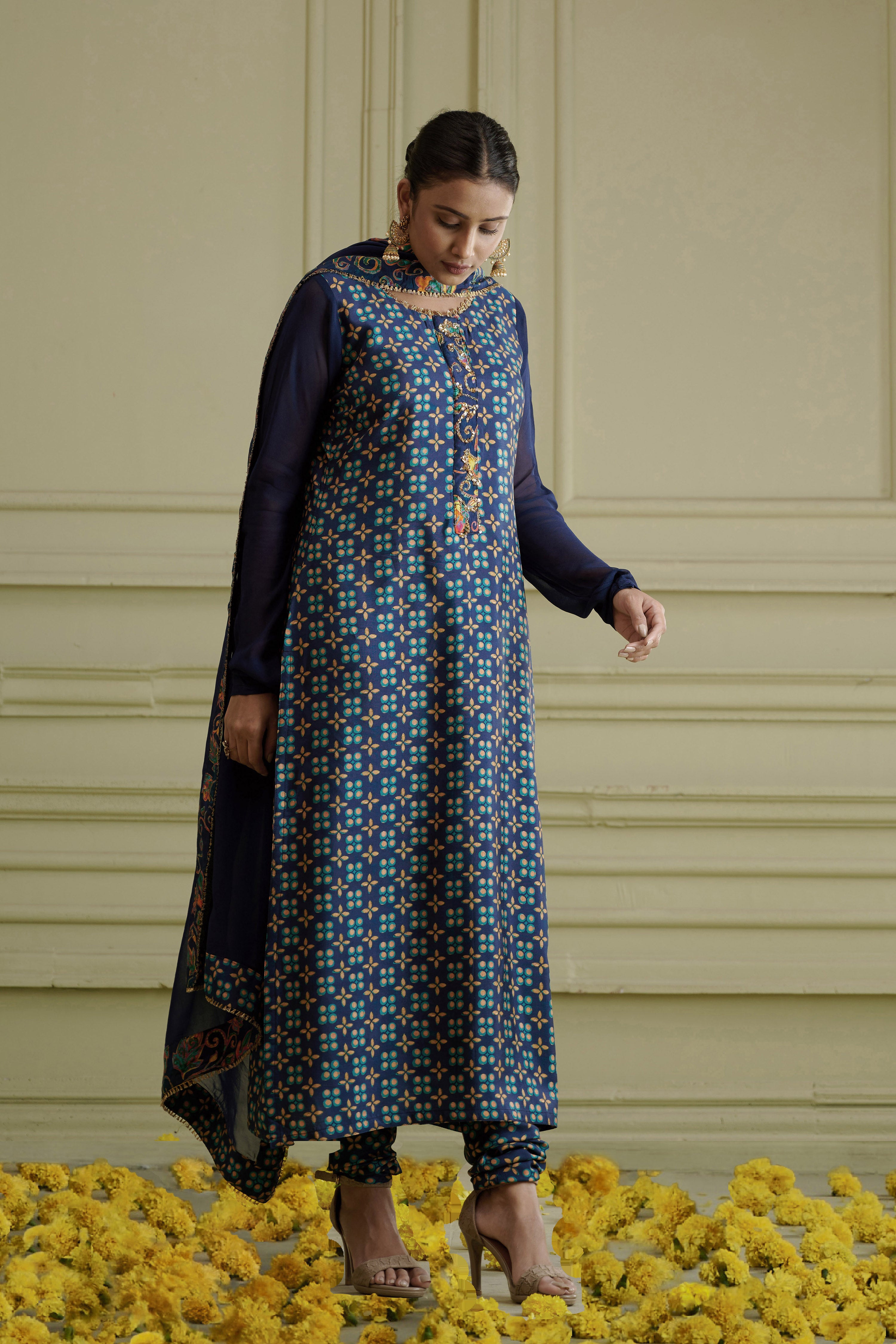 Maaya Straight Kurta Set