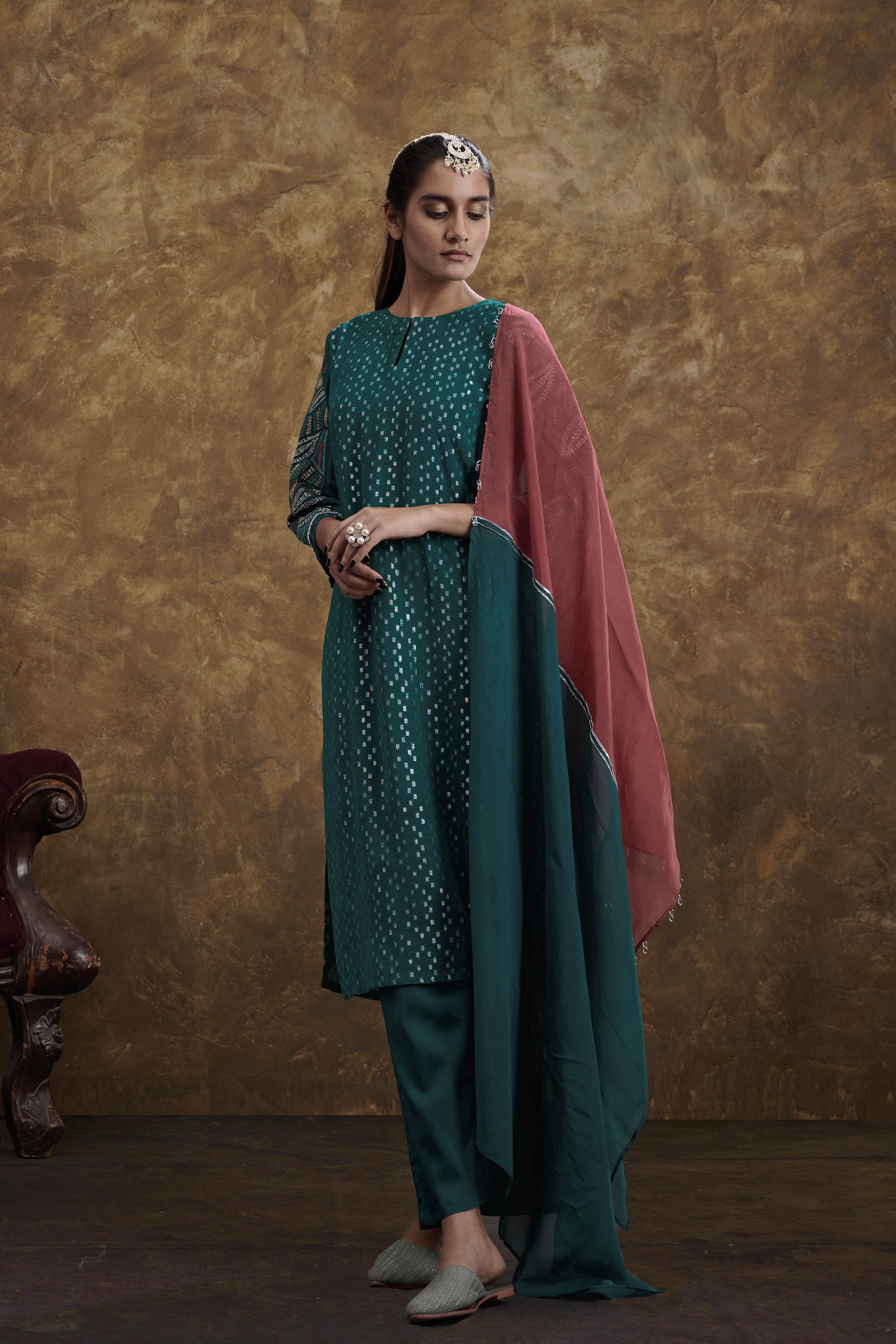 Sitaara Bottle Green Kurta Set