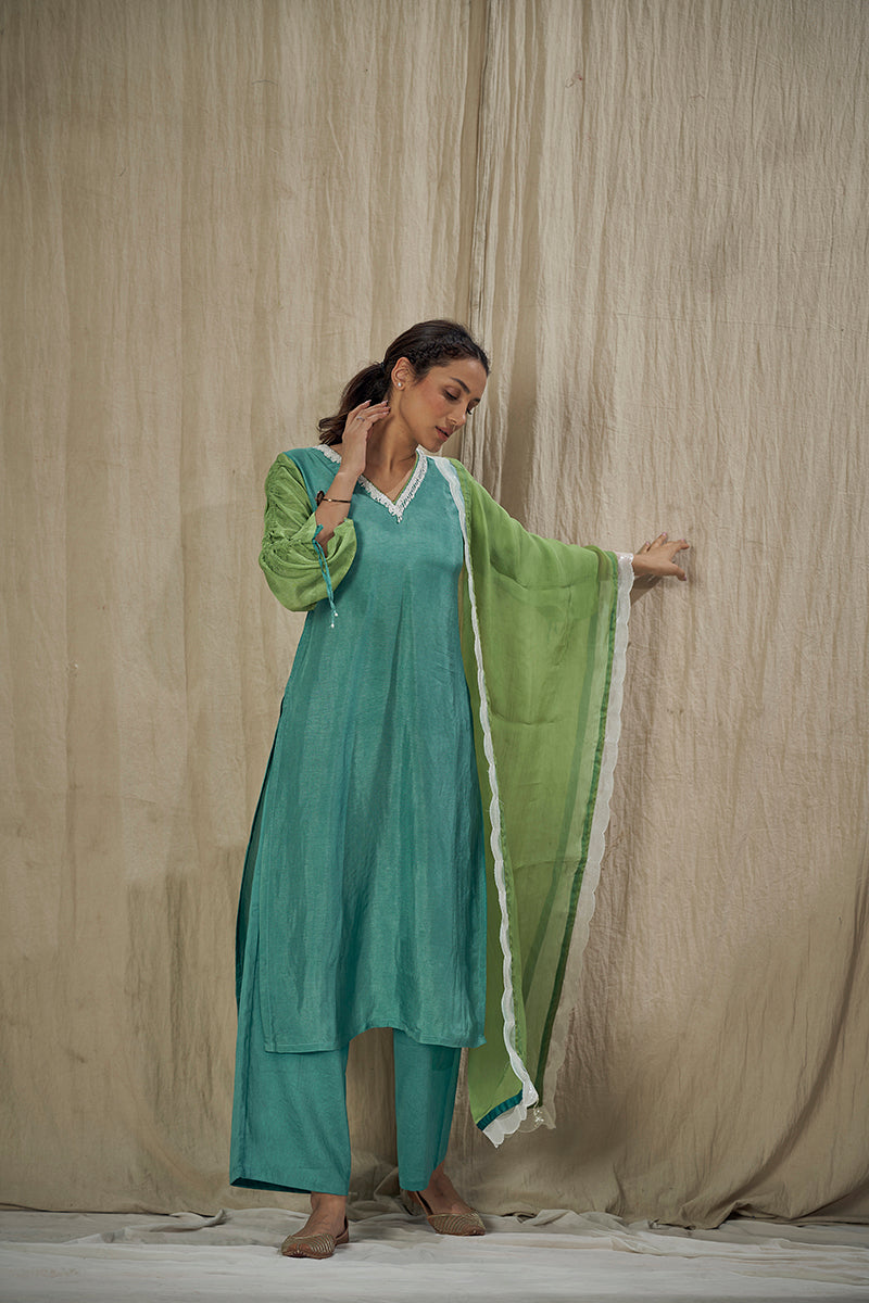 Shiiriin Pearl Detailed Kurta Set
