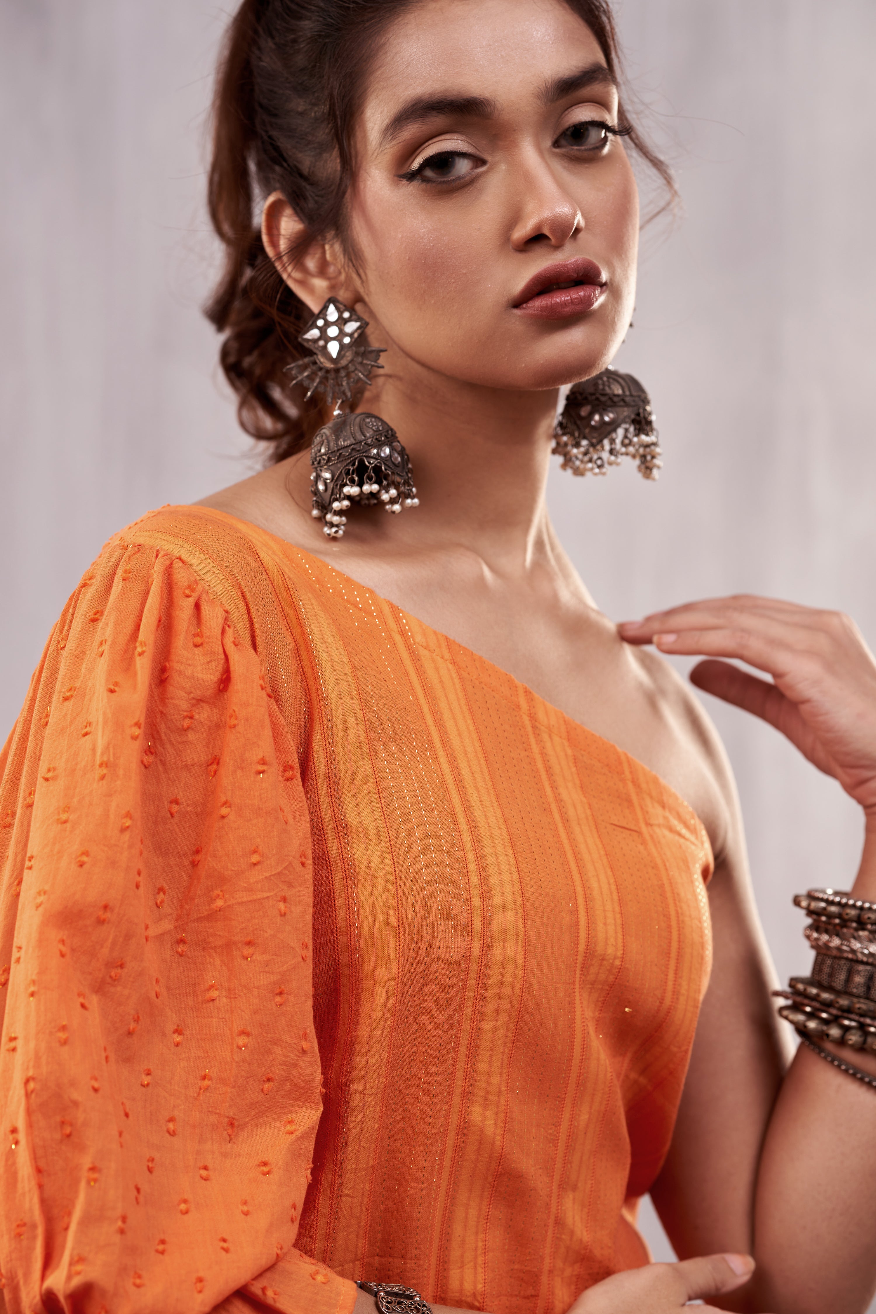 Ulfat Piñata Orange One Shoulder Kurta Set