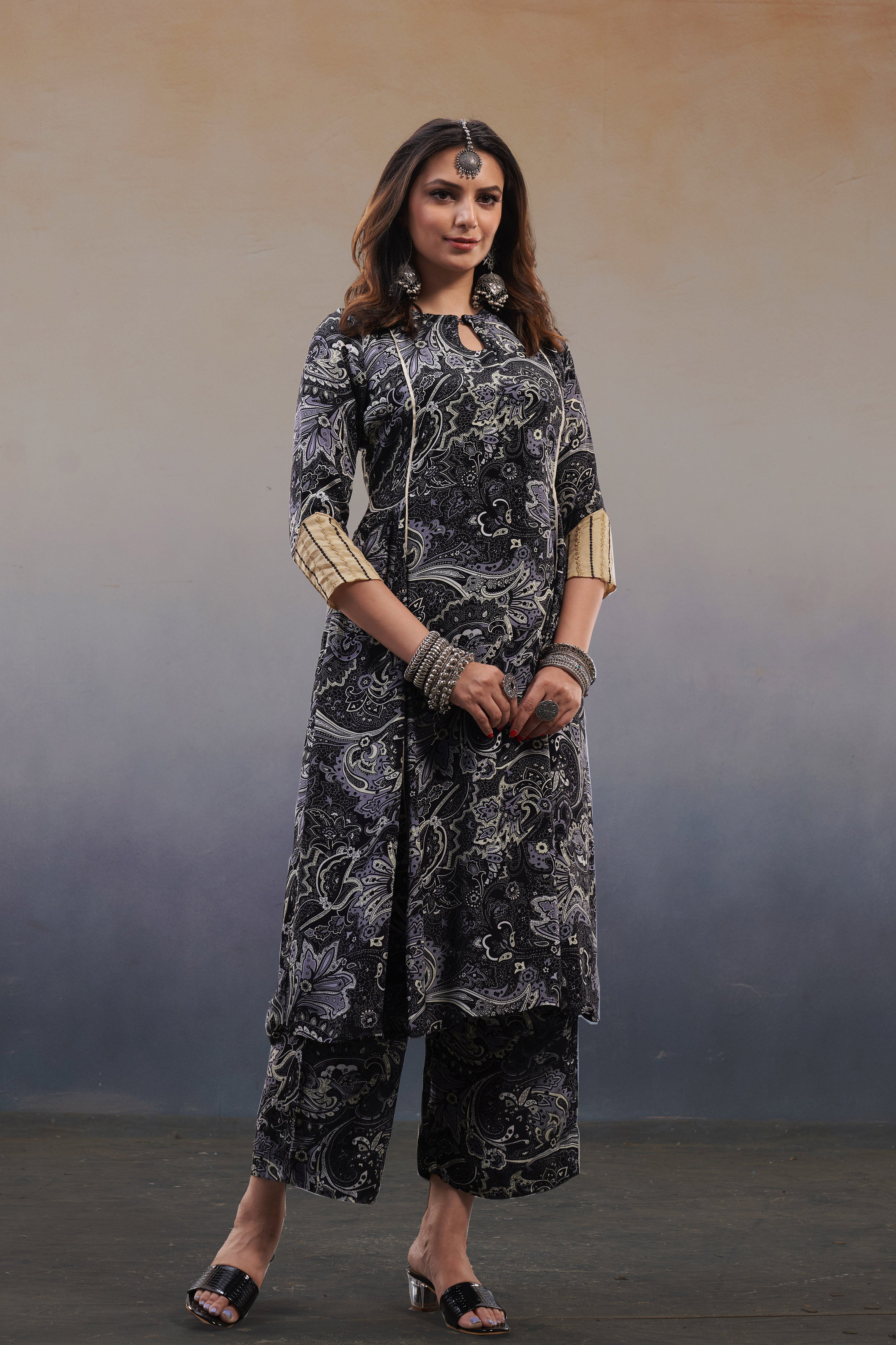 Noor Paisley Printed Kurta Set