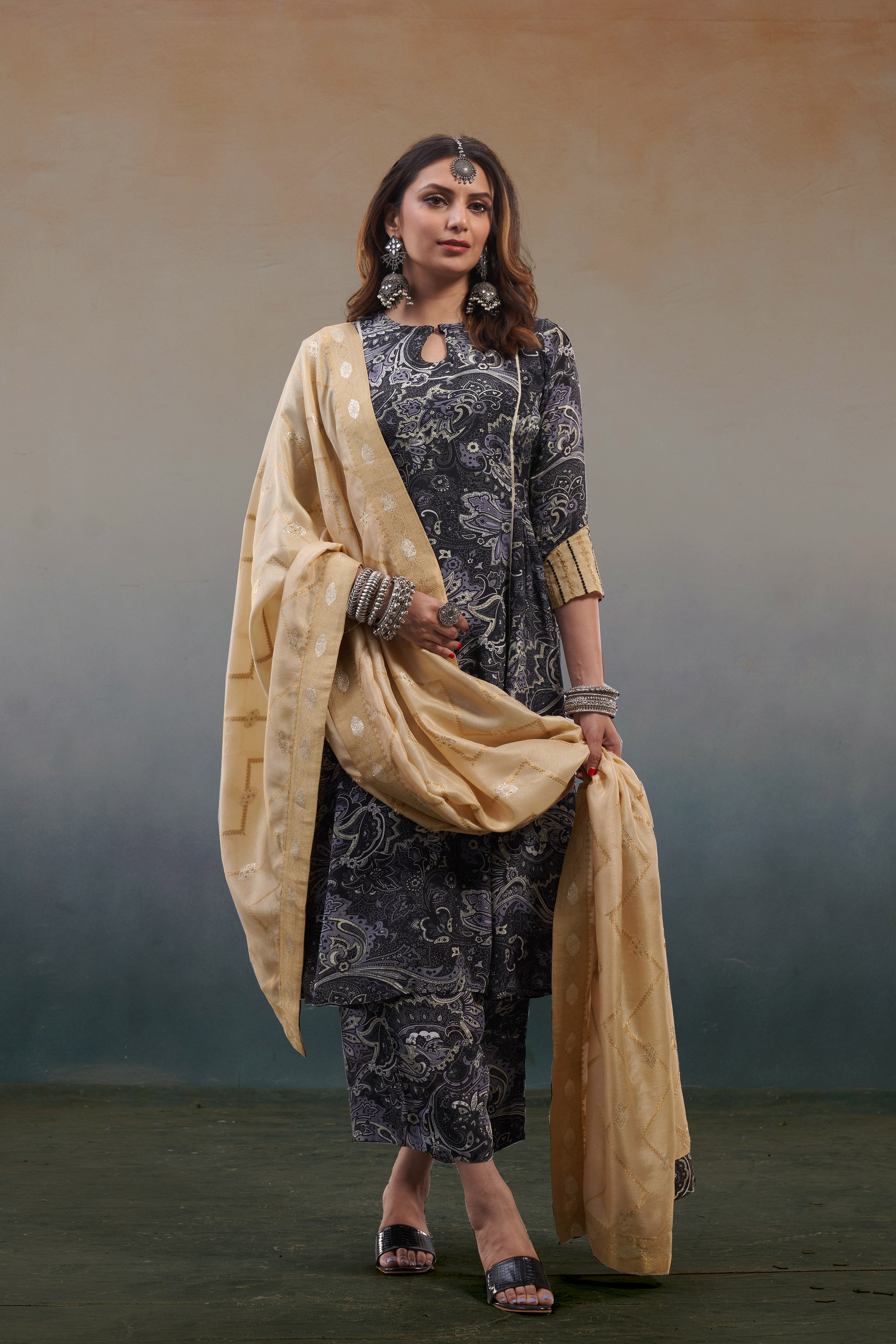 Noor Paisley Printed Kurta Set