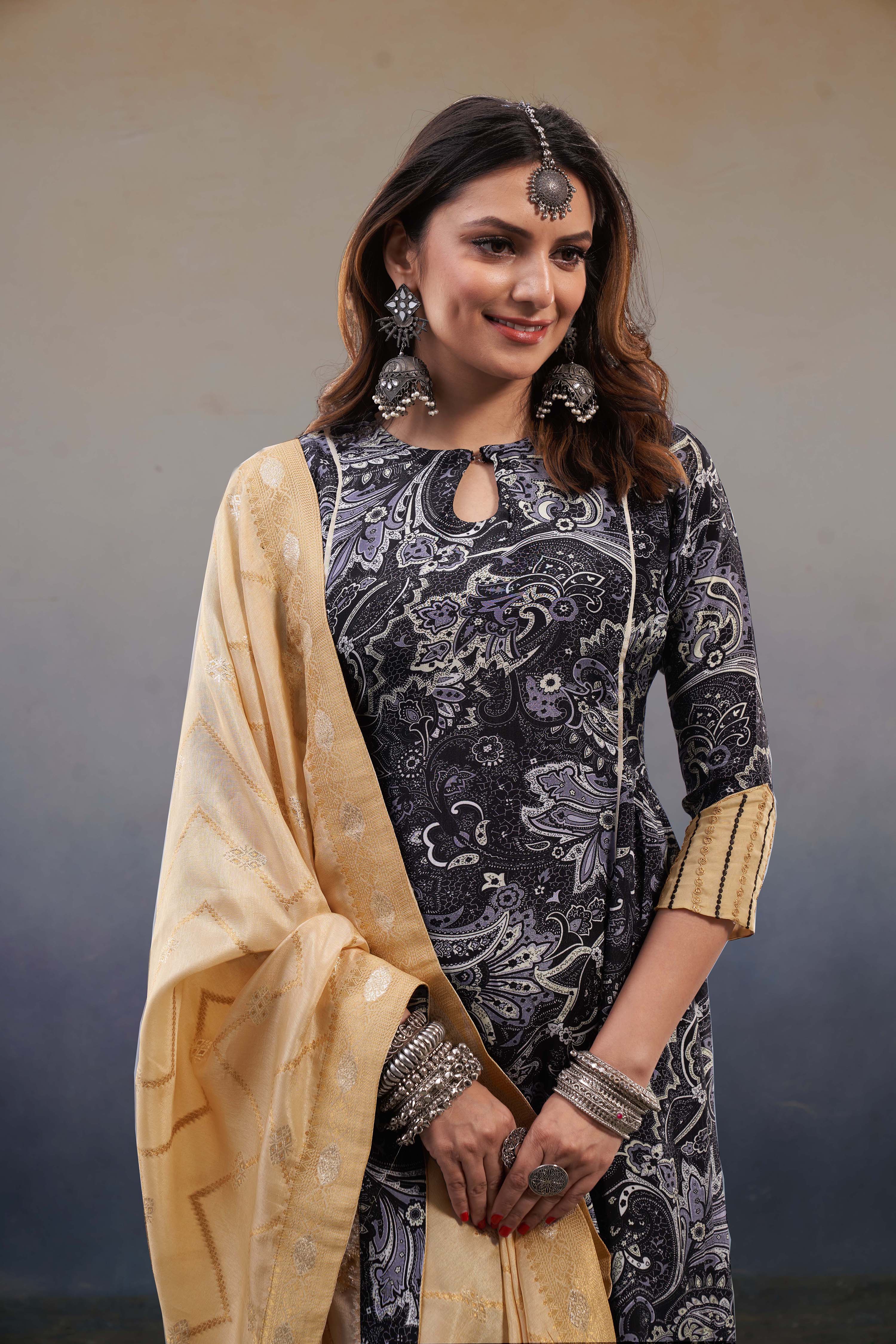 Noor Paisley Printed Kurta Set