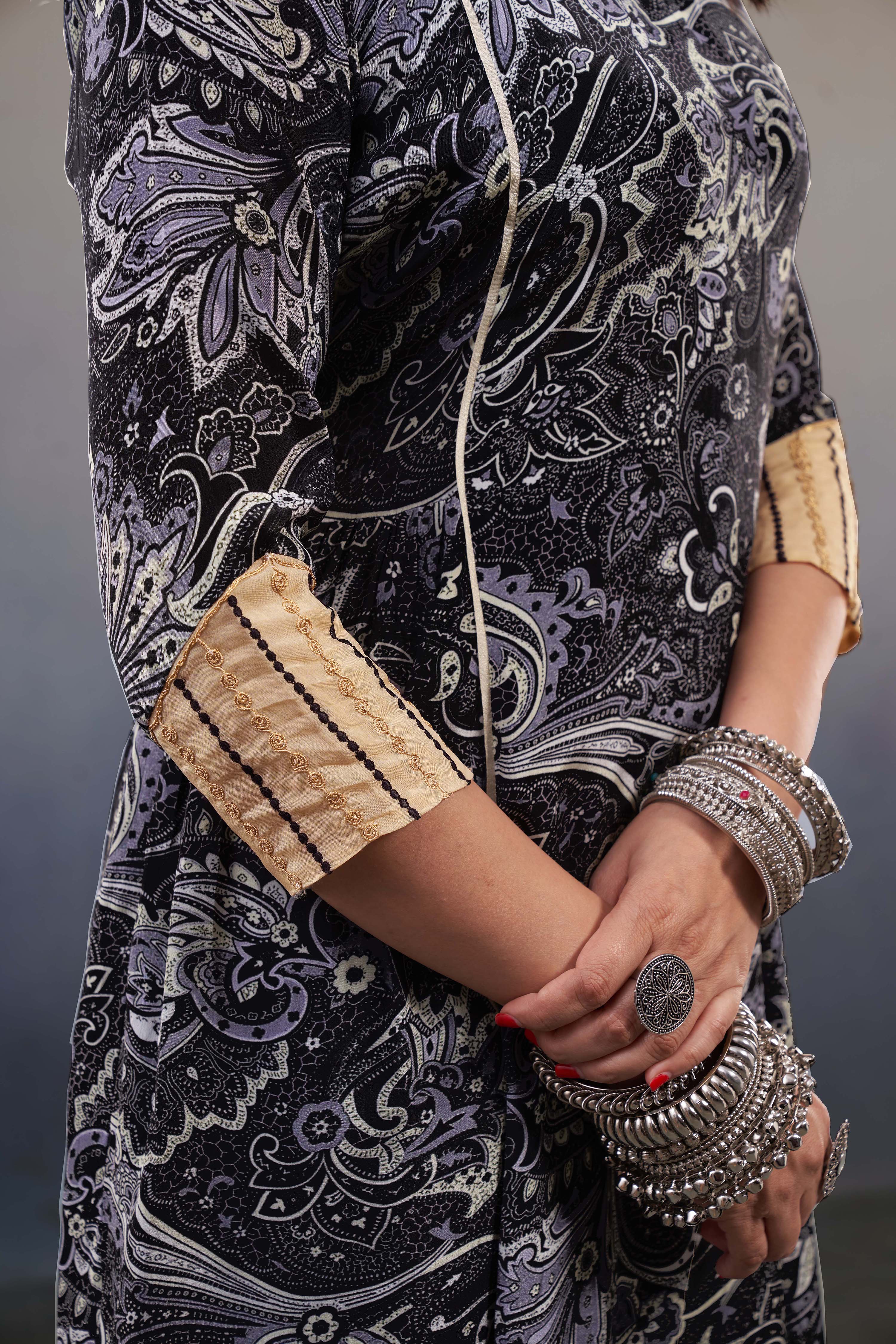 Noor Paisley Printed Kurta Set