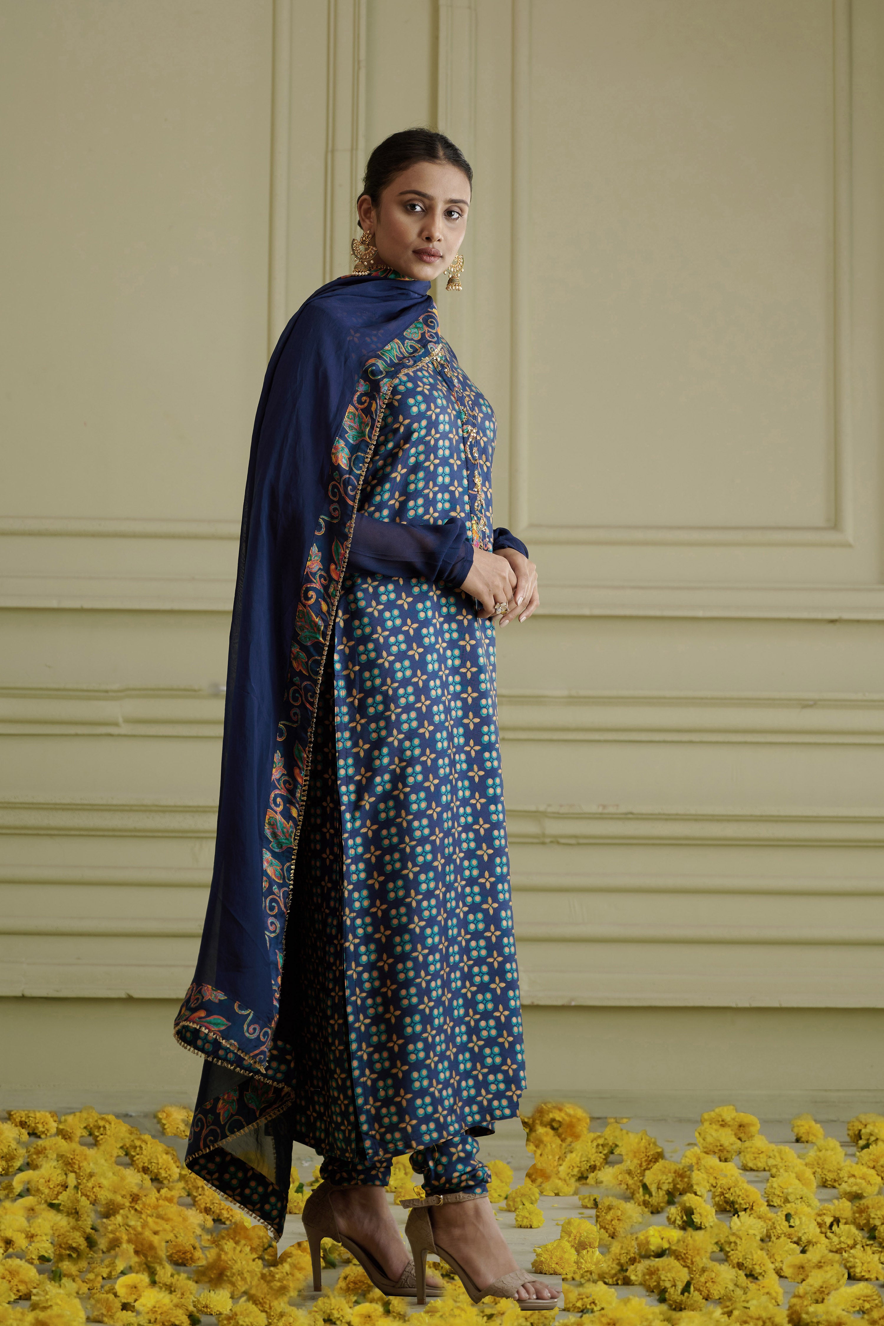Maaya Straight Kurta Set