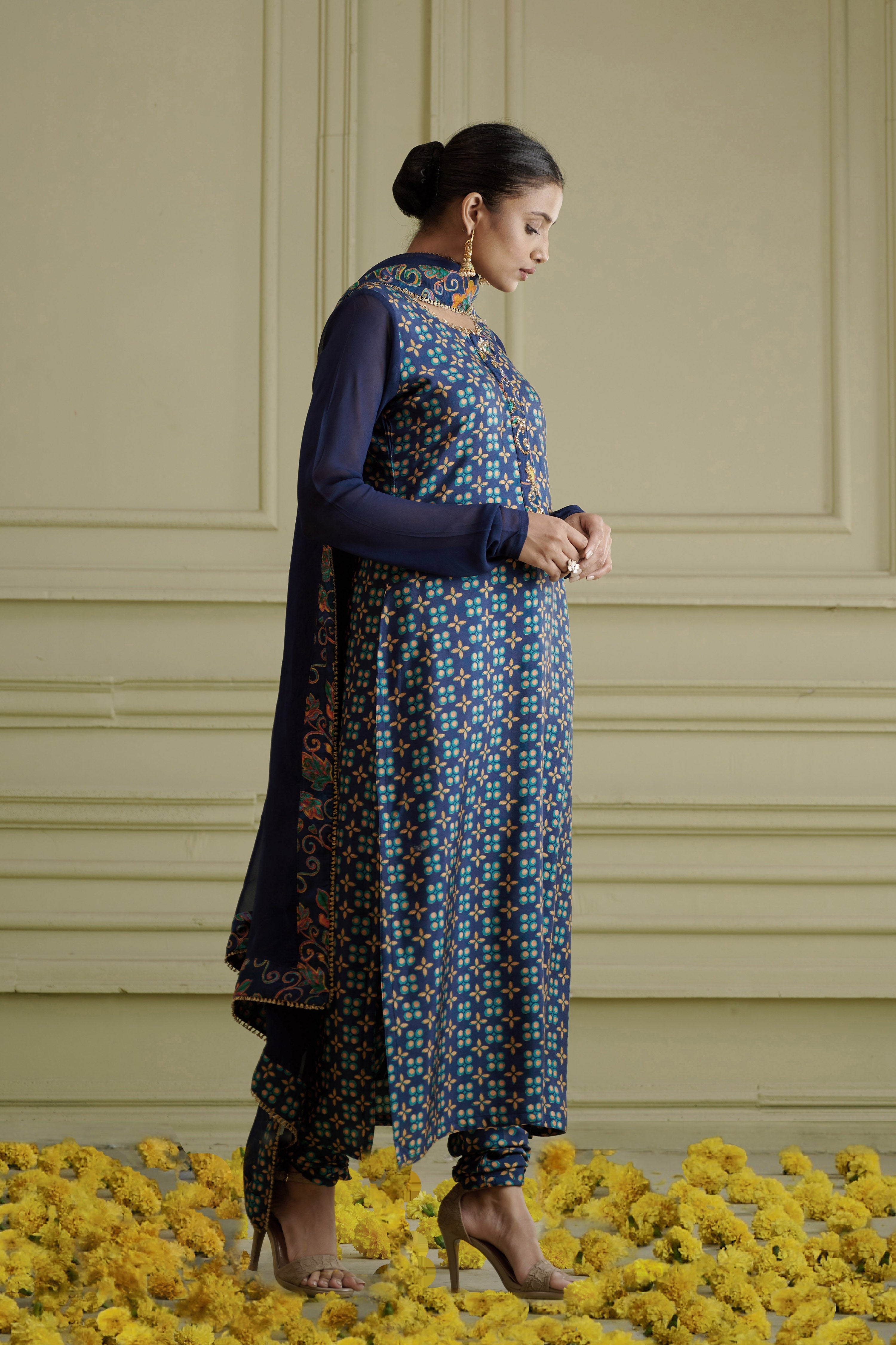 Maaya Straight Kurta Set
