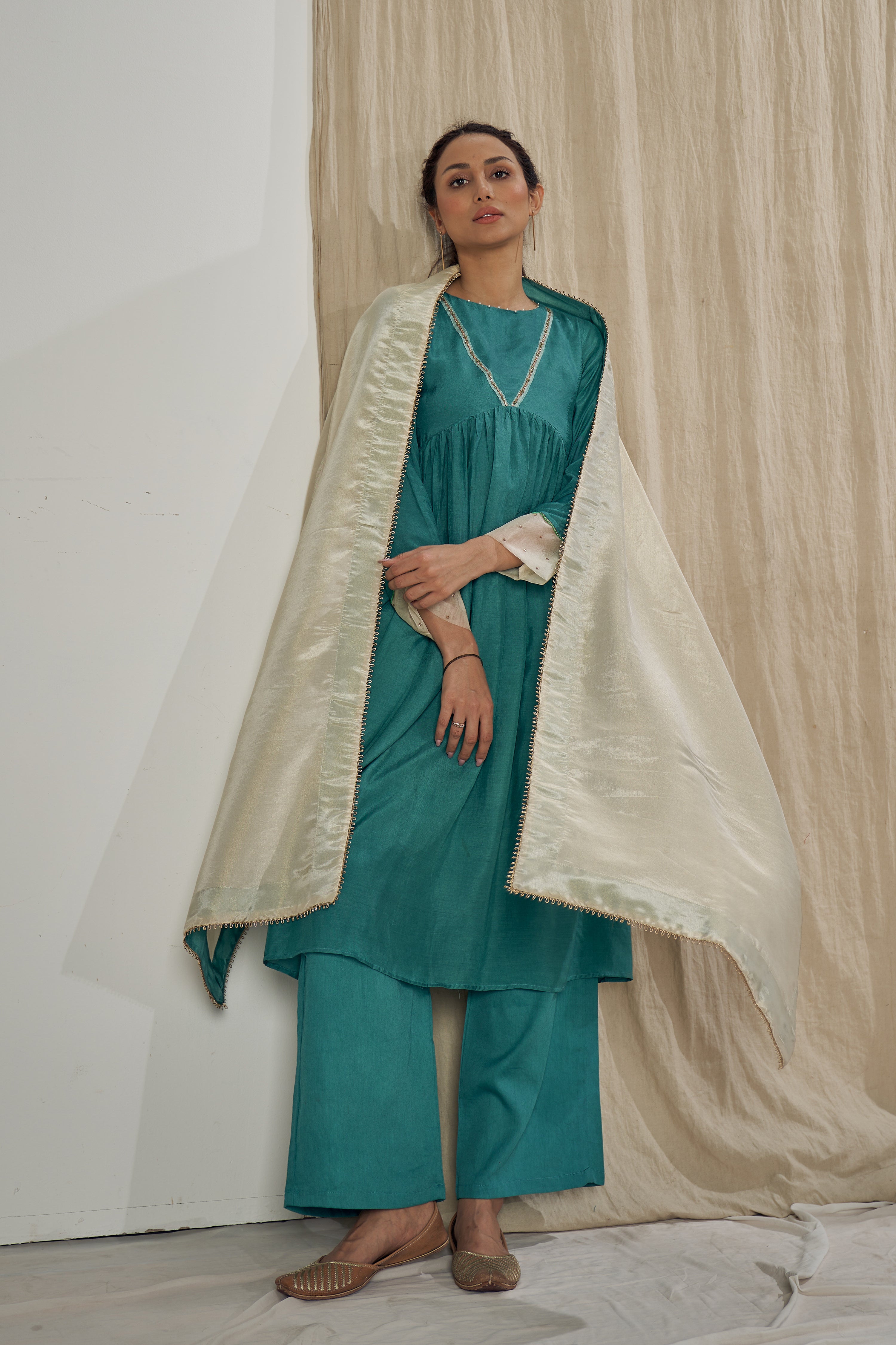 Shiiriin Gathered Kurta Set