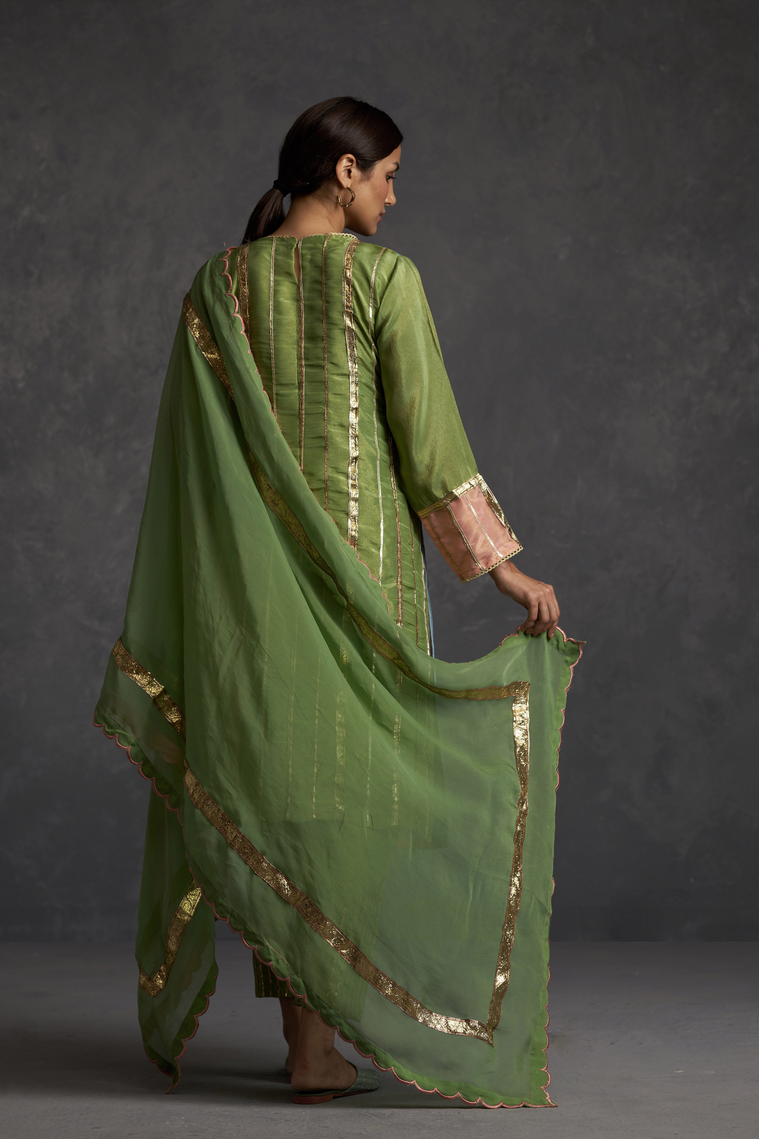 Sunehri Straight Kurta Set