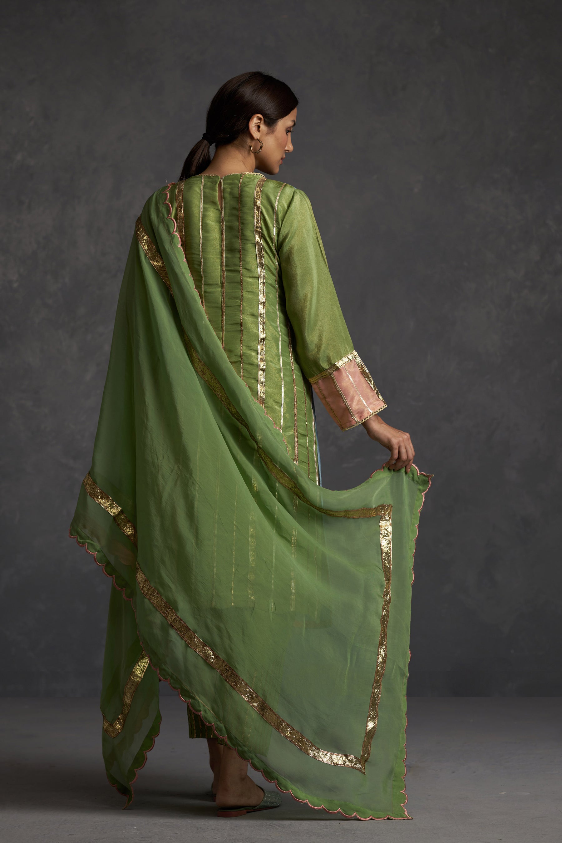 Sunehri Straight Kurta Set