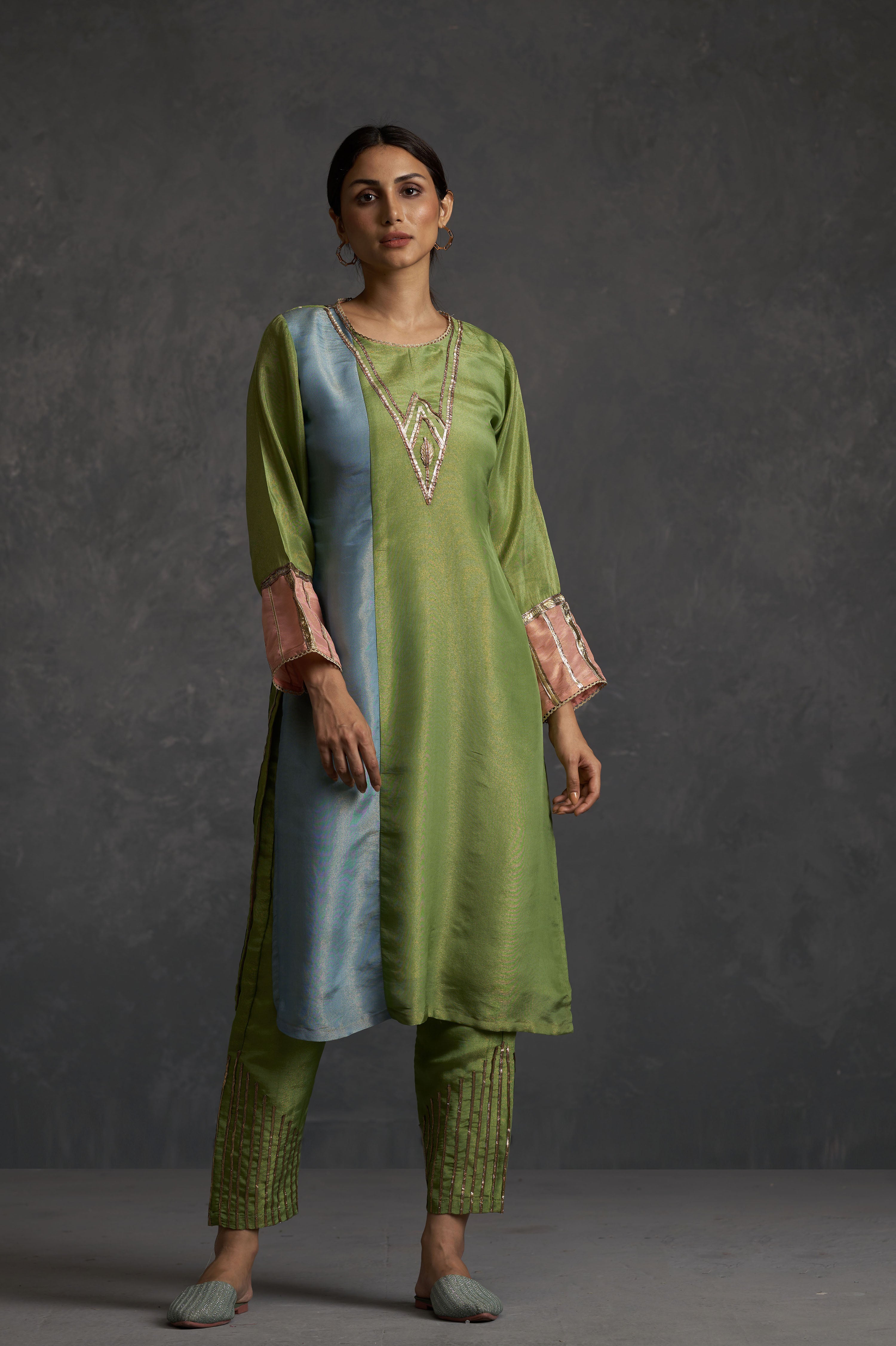 Sunehri Straight Kurta Set